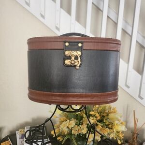 Vintage Bentony cosmetic case